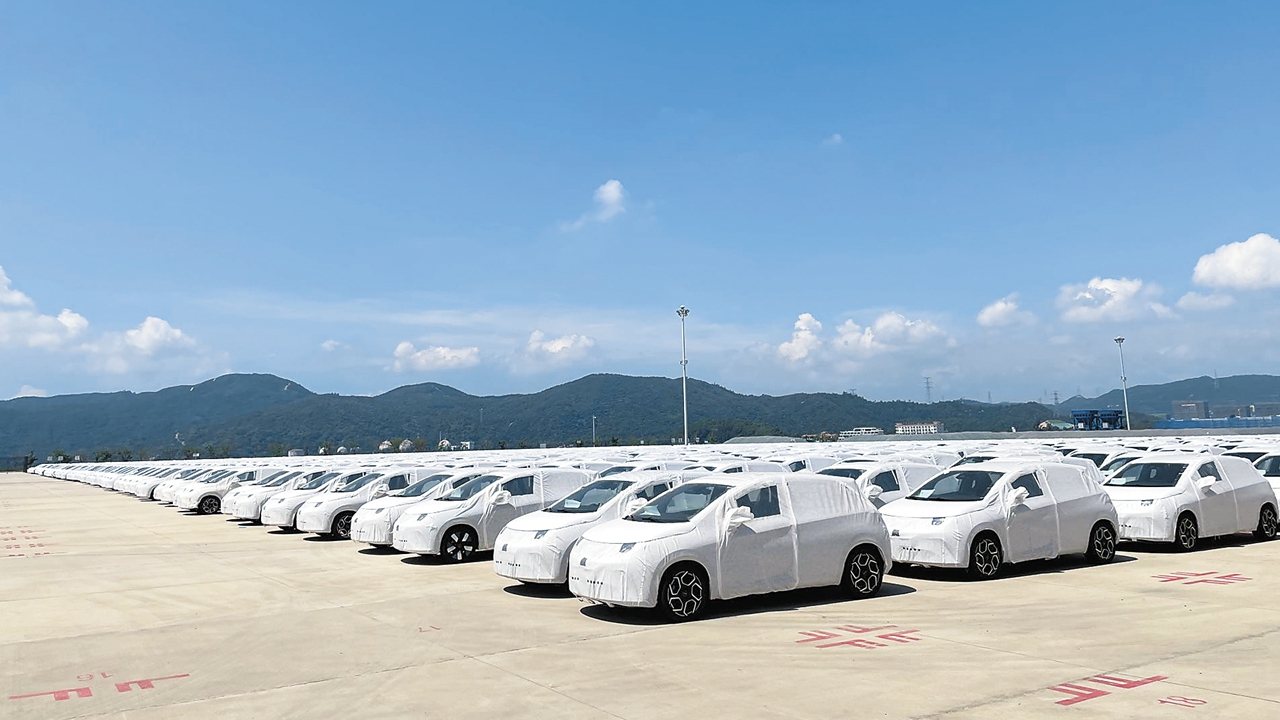 Xiaomo Intl. Logistics Port exports 10,000th auto