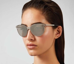 blog/luxottica-group-and-versace-renew-license-agreement.htm